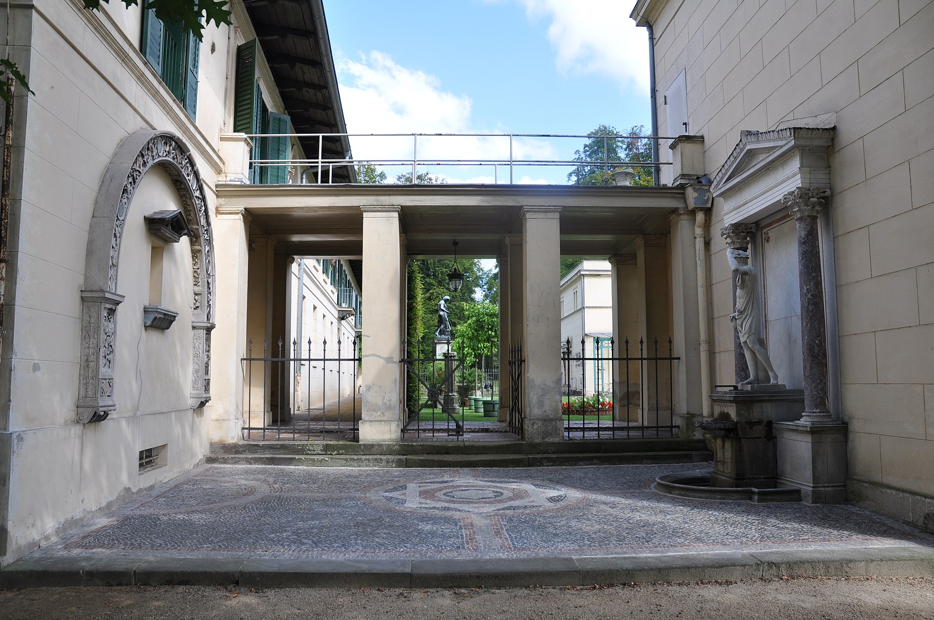 Schloss Glienicke