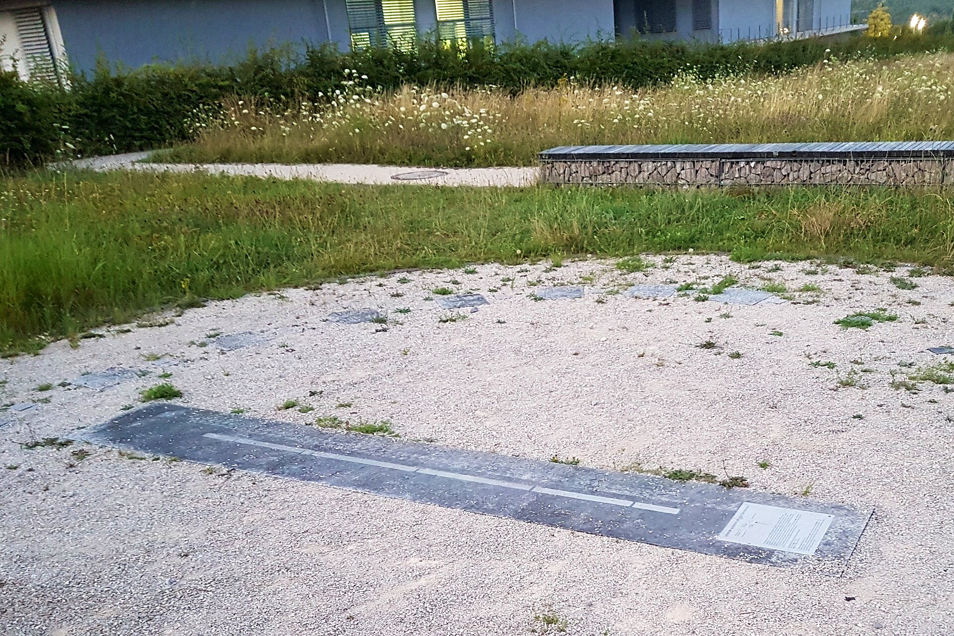 Lebende analemmatische Sonnenuhr